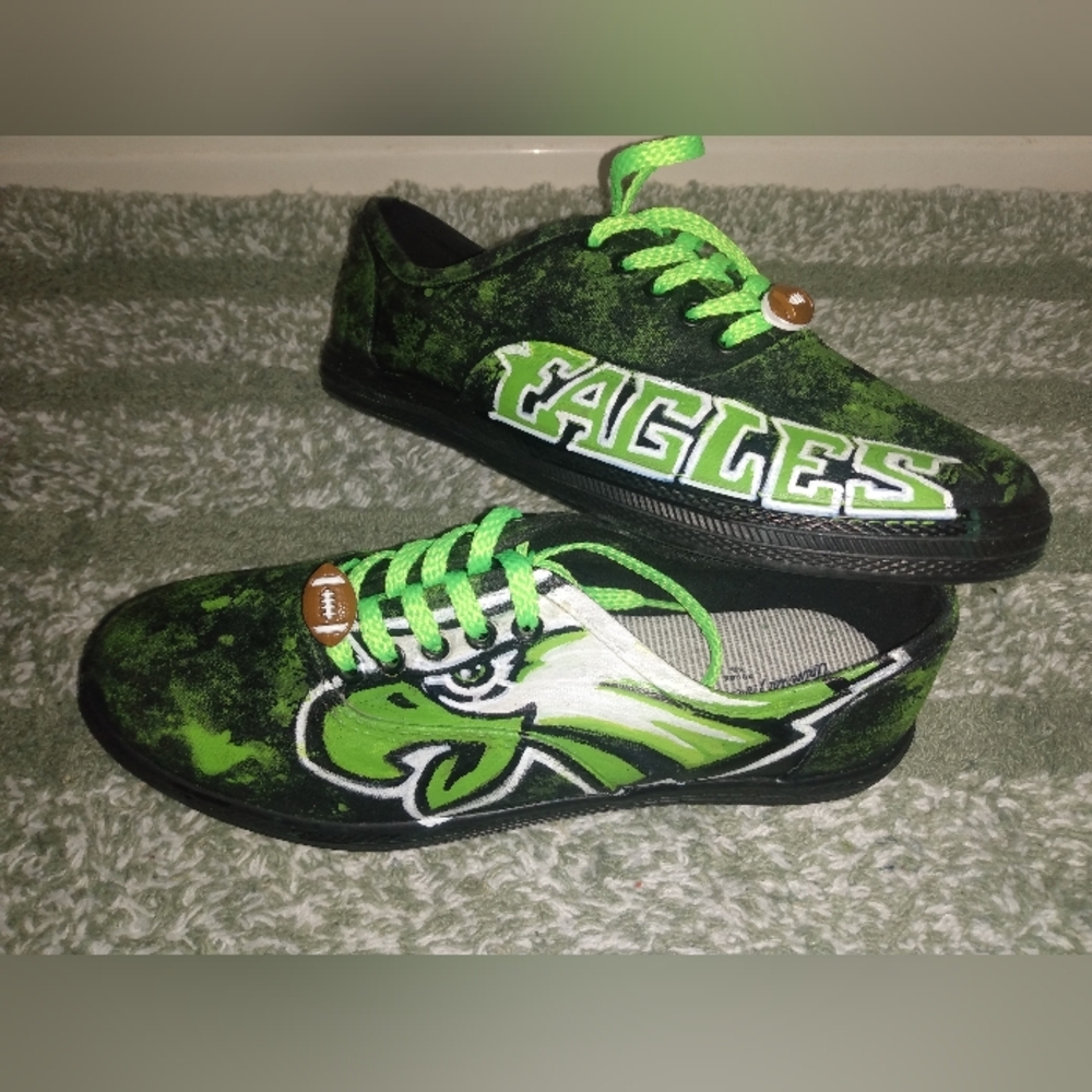 Handpainted eagle canvas shoes
